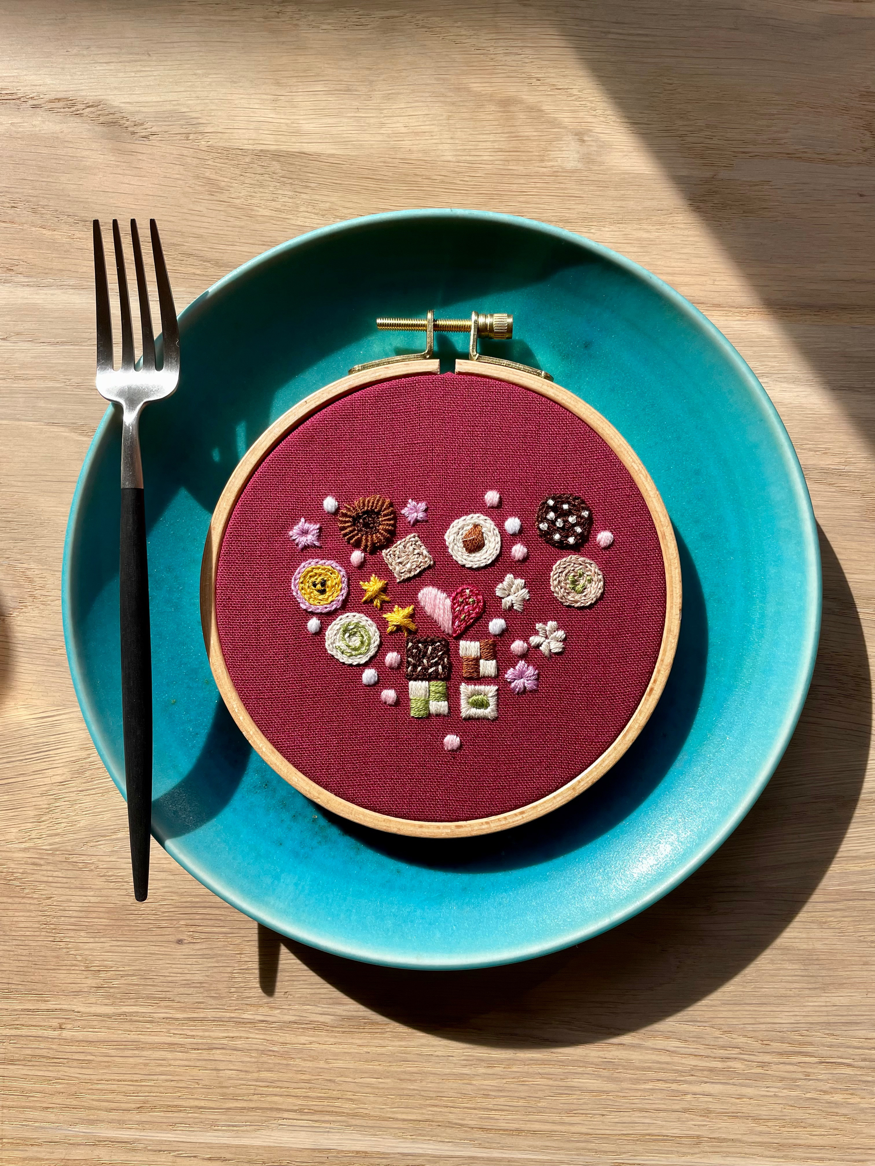 ◆専用ページ　すみれ刺繍タペストリーと がま口3点 刺繍ﾀﾍﾟｽﾄﾘｰ L 桜富士柴犬: デコレーションアイテム ｜ YDM