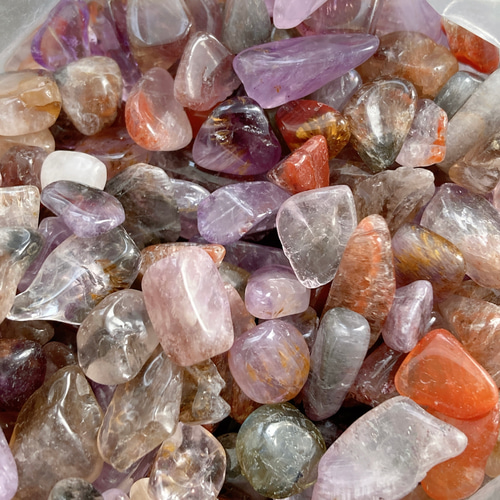 オーラライト23 幸運を呼び寄せる よい人脈作りに 23もの鉱物を含む奇跡の石 GOLD STONE オーラライト23 さざれ石 本物 100g 水晶の中に複数