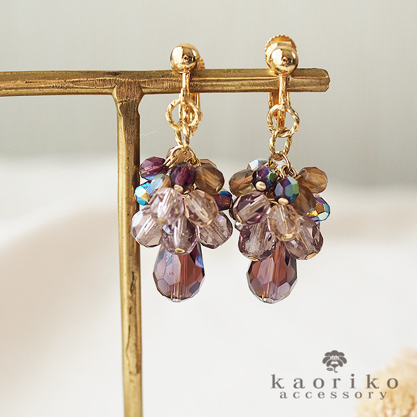 スノードロップ　アンティークカメオボタン　チェコガラス　バネ式イヤリング スノードロップ アンティークカメオボタン チェコガラス バネ式