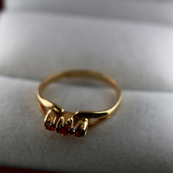 絶品 英国 イギリス ビンテージ ゴールド リング 指輪 天然 ガーネット 9ct 9カラット 純金率 375 J51 4枚目の画像