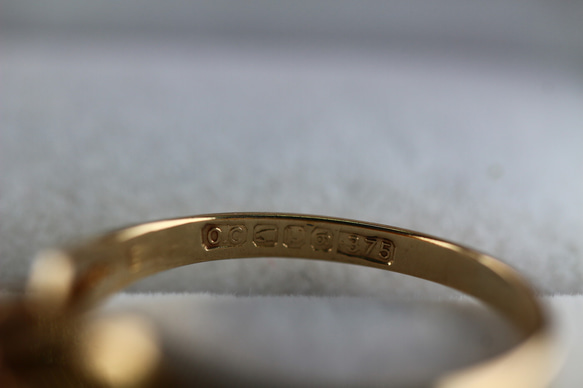 絶品 英国 イギリス ビンテージ ゴールド リング 指輪 天然 ガーネット 9ct 9カラット 純金率 375 J51 6枚目の画像