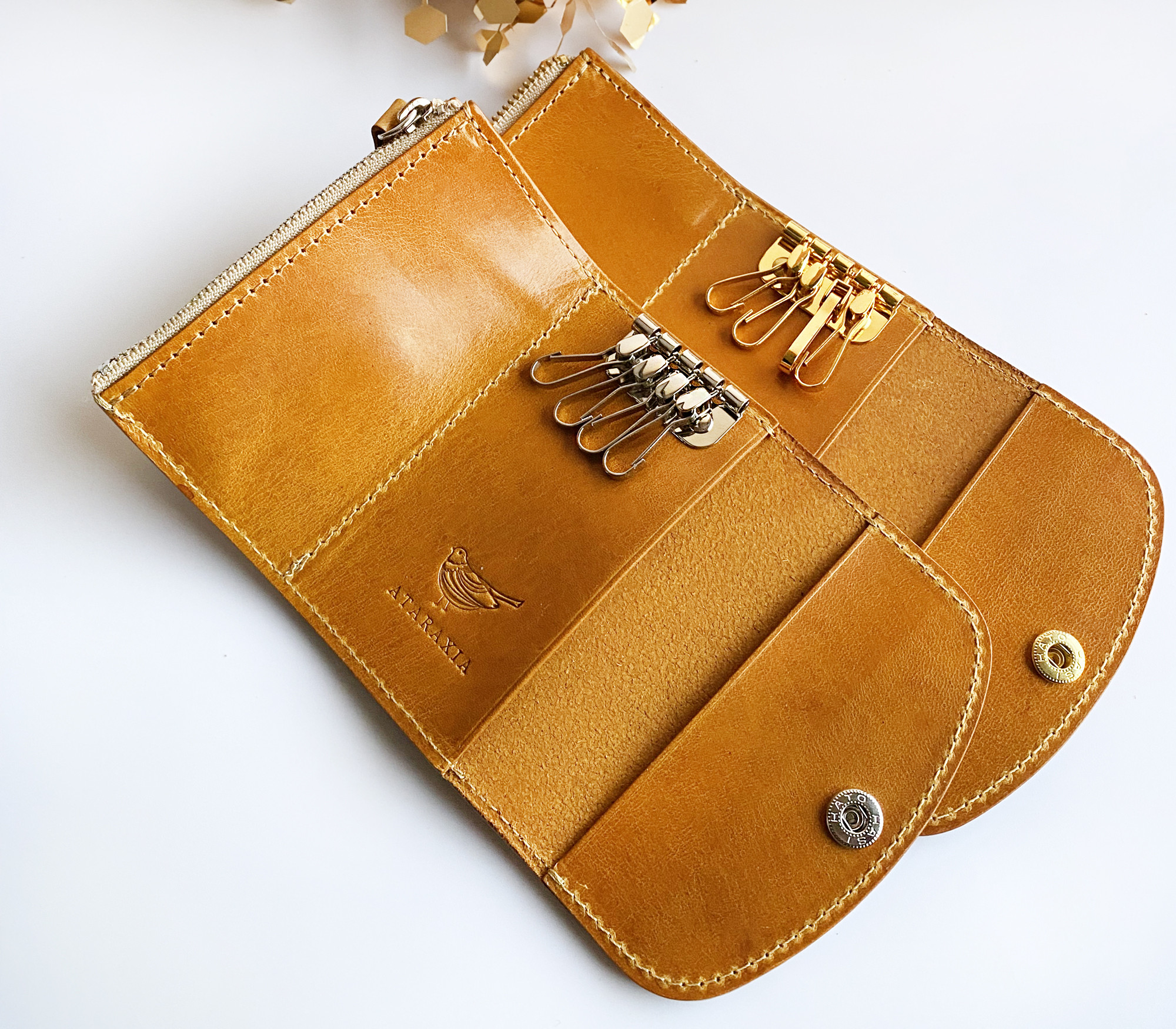 ハニーゴールドのファスナーポケット付きキーケース（イタリアンレザーIBIZA）スマートキー収納可☆名入れ可