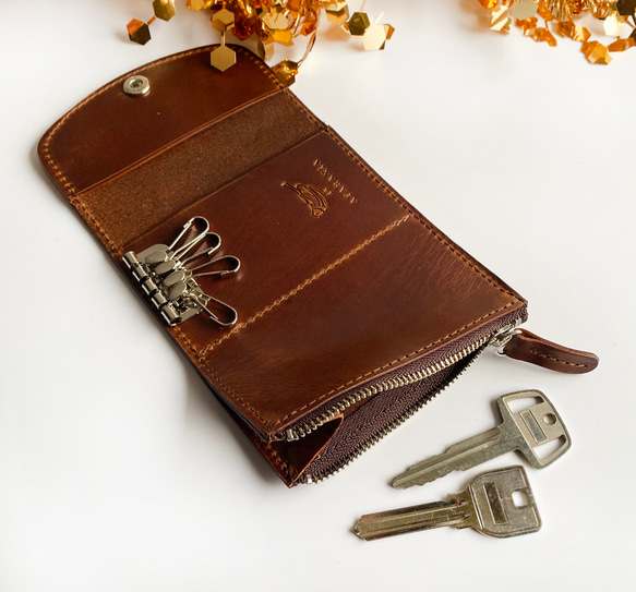 巧克力棕色鑰匙包附拉鍊口袋（義大利皮革IBIZA） 可收納智慧鑰匙☆ 可刻名字 第4張的照片