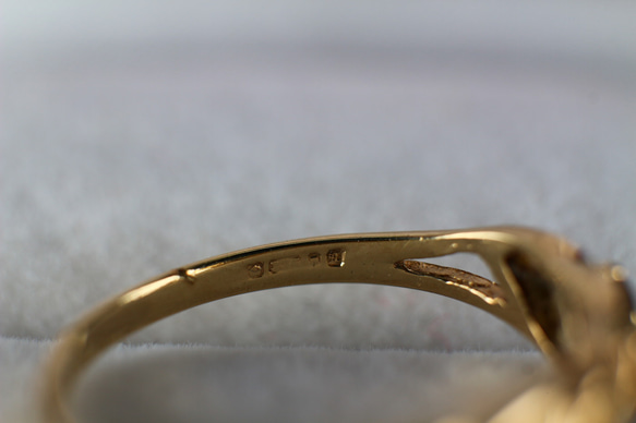 極上 英国 1982年 ゴールド リング 指輪 レディース 天然 サファイヤ コランダム 9ct 純金率 375 J57 5枚目の画像