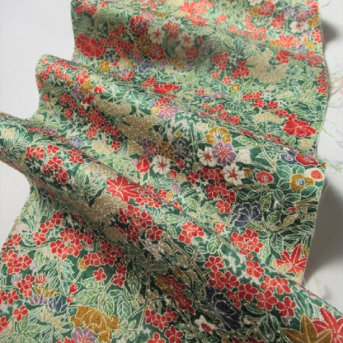 緑色 四季花模様 正絹緞子 丹後ちりめん No.21-4 おくみ部分 緑色 四季花模様 正絹緞子 丹後ちりめん No.21-4 おくみ部分