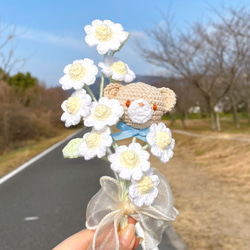 ギフトにも！小さなお花とくまさんのミニブーケ 2枚目の画像