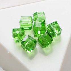 60個 キューブ ガラスビーズ 6mm グラスグリーン ガラスビーズ ガラスパーツ 【A711】 2枚目の画像