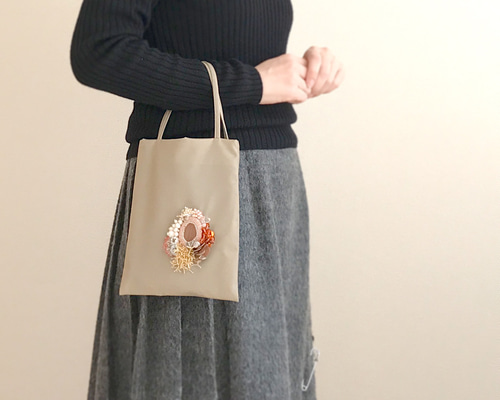 珊瑚礁Ⅰ】一点物 ビーズ刺繍バッグ 「廃漁網」を素材にした