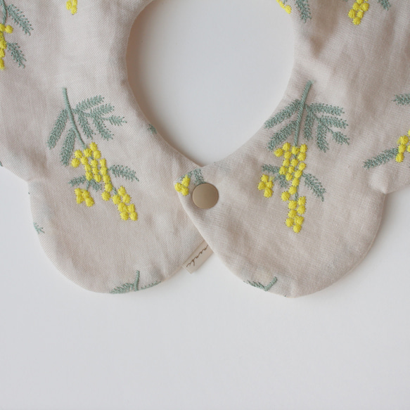 [2 件組] 含羞草刺繡花圍脖 &amp; 三角貼片別針 ❀ 領子 1 歲生日嬰兒禮物 第9張的照片