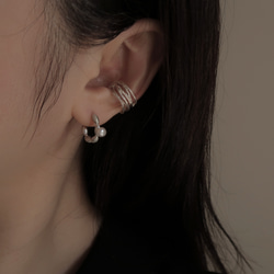 925純銀 橢圓花圈 淡水珍珠 易扣 耳環 耳夾 一對 第8張的照片