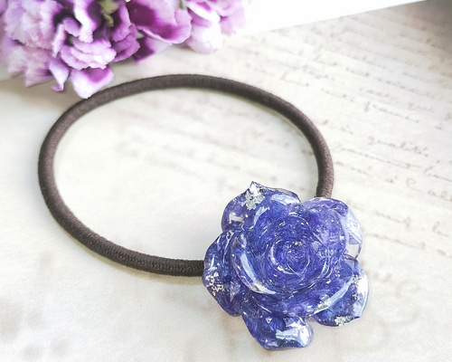 レジンヘアゴム　バラ　ブルー　パープル　豪華　金箔 レジンヘアゴム バラ ブルー パープル 豪華 金箔 レジンヘアゴム