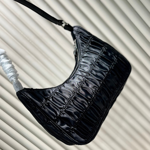 プラダ　シルクバック Amazon | [プラダ] PRADA バッグ(トートバッグ) 1BG439 ZKI ネロ