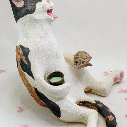 猫の顔の陶器製お菓子入れ 猫の顔の陶器製お菓子入れ