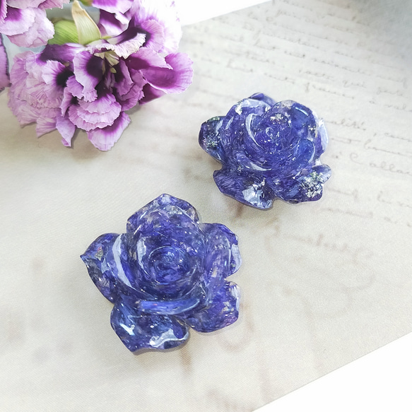 青いの薔薇のイヤリング〜 バラ ばら プレゼント バレンタイン レジン 