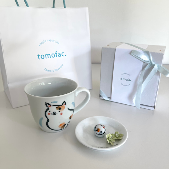 【波佐見焼】マグカップ　三毛猫　蓋つき【tomofac】 4枚目の画像