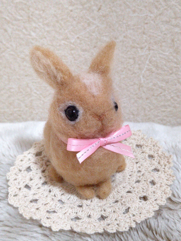 白うさぎ 羊毛フェルト manahata 通販 15096832｜Creema(クリーマ)
