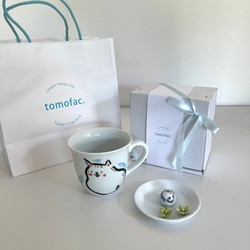 猫の日【波佐見焼】マグカップ　茶色のトラ猫　蓋つき【tomofac】 4枚目の画像