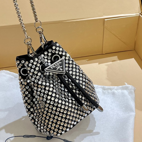 美品【プラダ】クリスタルスタッズ ミニバケットバッグ 2way Prada新款miniクリスタル入りバゲツバッグ バケツバッグ CHHY