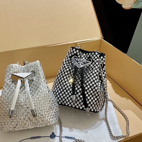 Prada新款miniクリスタル入りバゲツバッグ バケツバッグ CHHY 通販