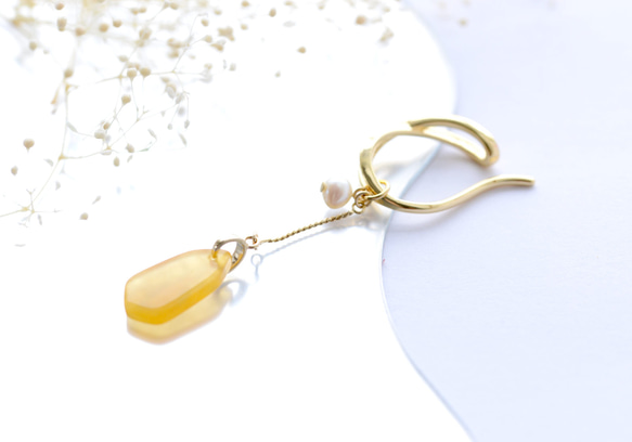 揺れるジェムのイヤーカフ - ミモザイエロー - ピアス・イヤリング変更