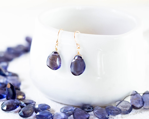 ☆3月誕生石☆宝石質極上アイオライト ラフカット 薫色のピアス