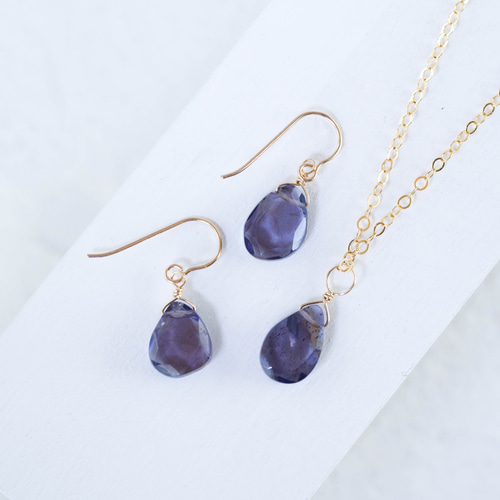 ☆3月誕生石☆宝石質極上アイオライト ラフカット 薫色のピアス