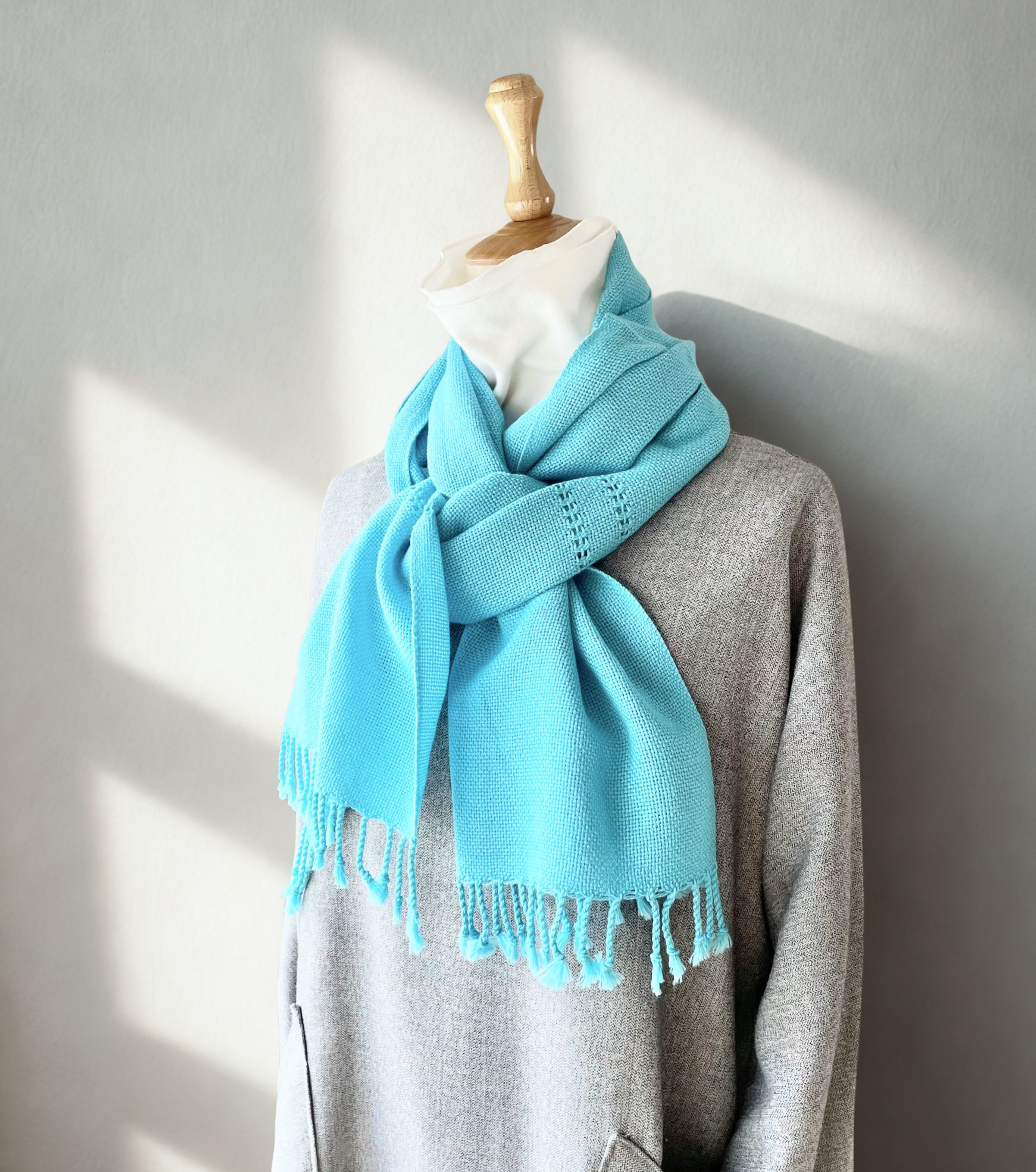 チクチクしないコットンウールの手織りストール（空色）