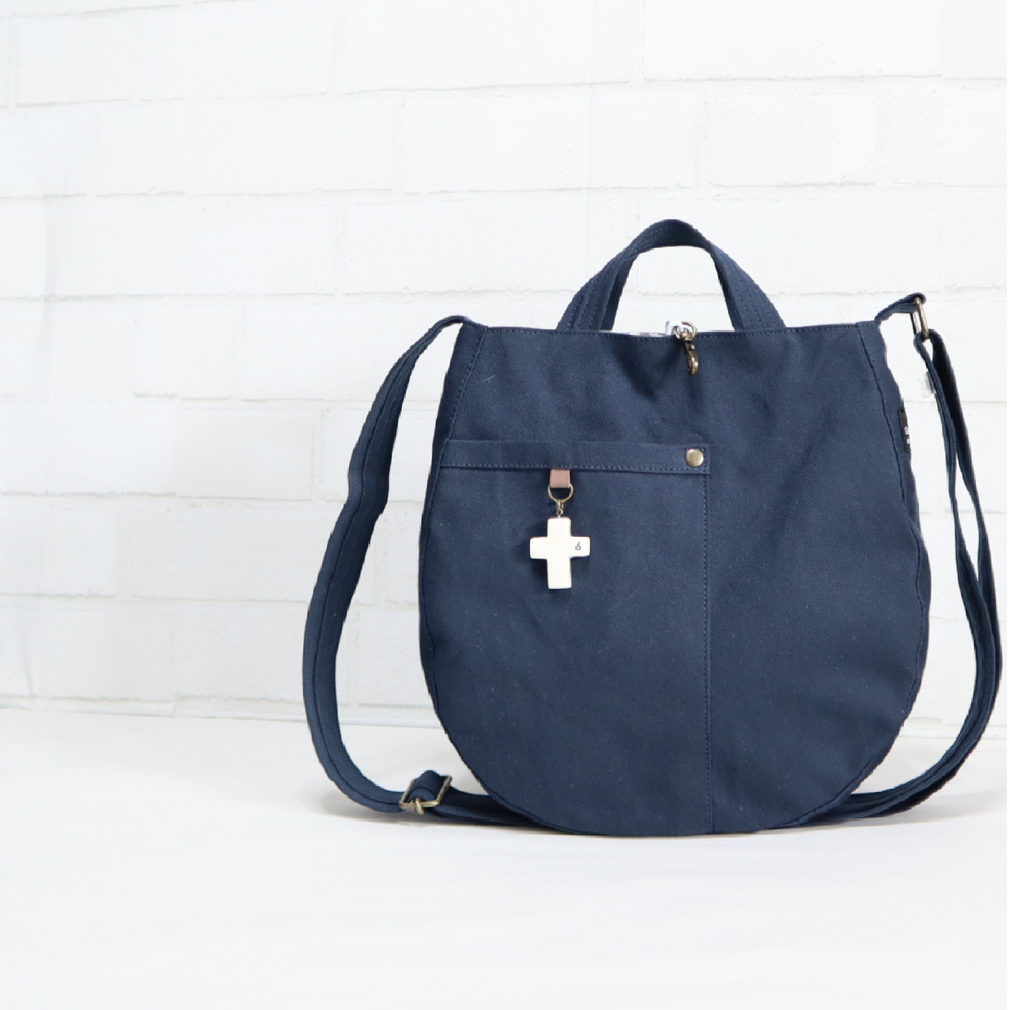 《Mサイズ》【選べるポケット飾り♪】まんまるポシェット＊ヴィンテージ11号帆布×ネイビー