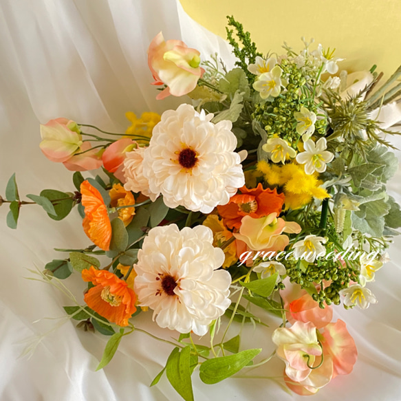 【試着のみ】ホワイトウェディングドレスxs・オレンジブーケ（花束）造花 試着のみ】ホワイトウェディングドレスxs・オレンジブーケ（花束