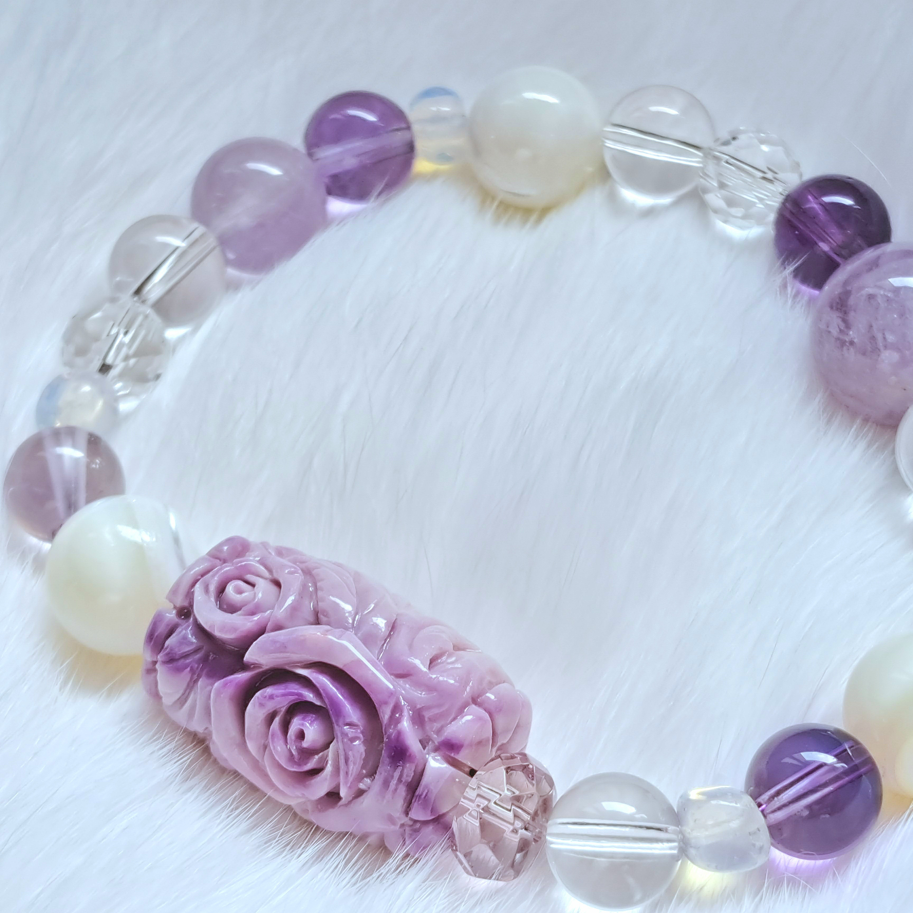 守護 ～ 紫に煙るバラのブレスレット