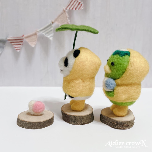 みみ  羊毛フェルト 作品 パンダと笠地蔵 | ゆず湯でまったり三兄弟 みみ 様 専用 羊毛フェルト 作品 パンダと笠地蔵 | ゆず湯でまったり三