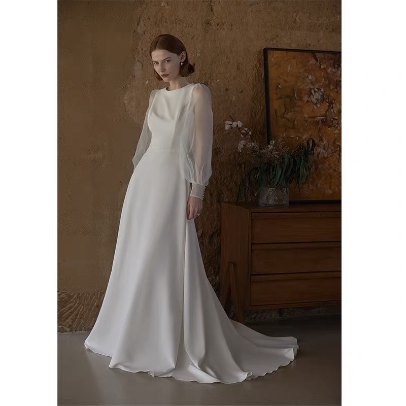 ロングスリーブウエディングドレス 袖シースルー