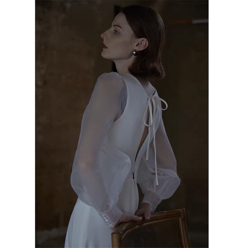 ロングスリーブウエディングドレス 袖シースルー