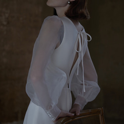ロングスリーブウエディングドレス 袖シースルー 8枚目の画像