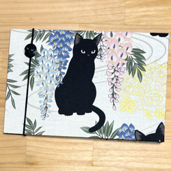 【御朱印ホルダー】（大）見開き60枚　バンド付　書置き用御朱印ホルダー　切り絵御朱印ホルダー　一つあると便利　黒猫と藤 1枚目の画像