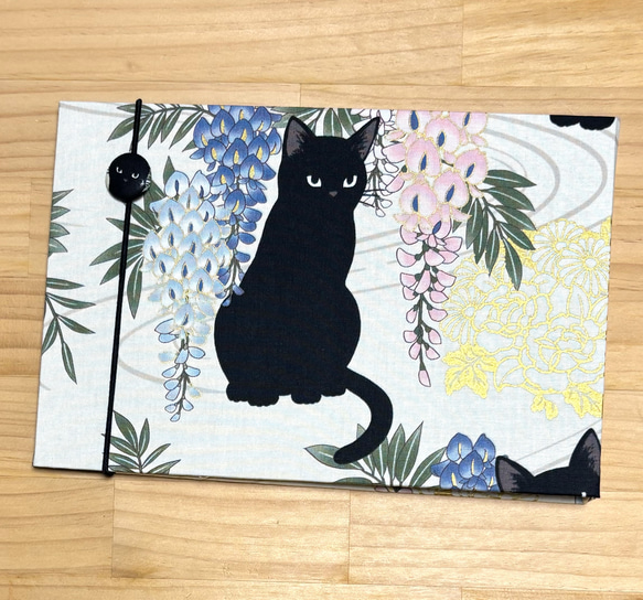 【御朱印ホルダー】（大）見開き60枚　バンド付　書置き用御朱印ホルダー　切り絵御朱印ホルダー　一つあると便利　黒猫と藤 1枚目の画像