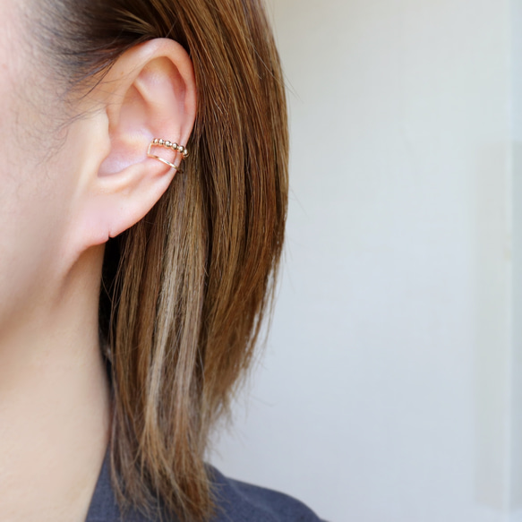 【14kgf】*Simple! stylish! Double ring Earcuff -Gold Beads- 2枚目の画像