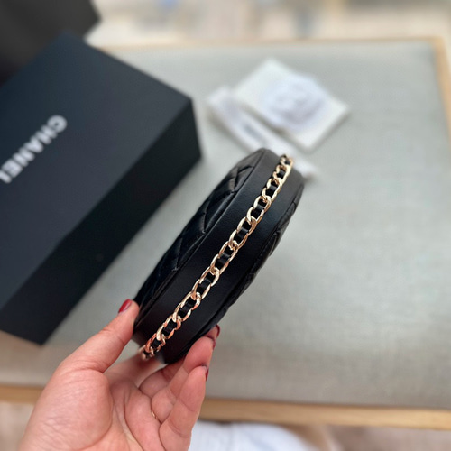 CHANEL シャネル フラフープポーチ風ショルダーバッグ