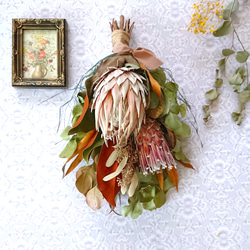 ＊キングプロテア 吊り下げスワッグ  ネイティブフラワー スワッグ＊ ネイティブフラワー の #吊り下げスワッグ ⁡ #キングプロテア を使って