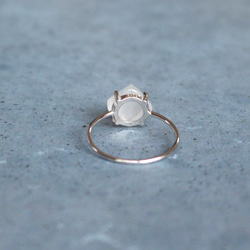 宝石質レインボームーンストーン シュガーローフカット 指輪 Sliver925製 ロジウム　ゴールド 3枚目の画像