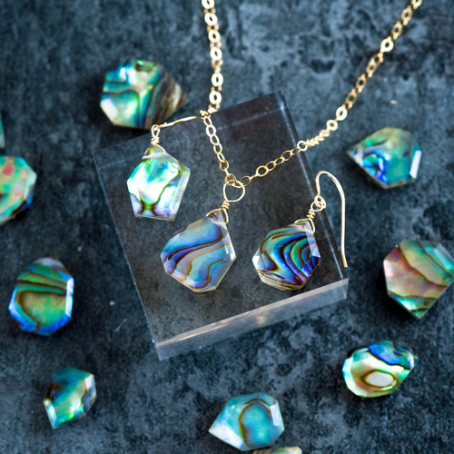 アバロンシェル×水晶カービングピアス 【公式通販】