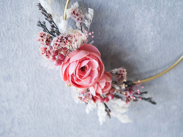春を飾るラナンキュラスのフープリース【Pink】 4枚目の画像