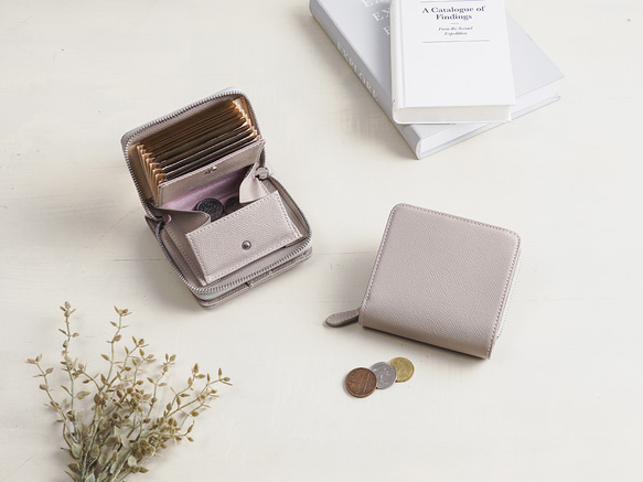 刻印可】スクエア型の大容量二つ折り財布！ ミニマルチウォレット  