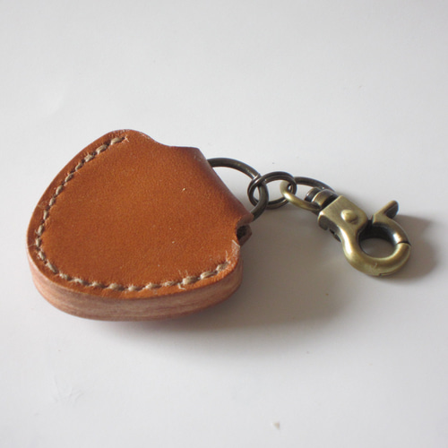 新品ピックケースキーホルダー 3点 □ ギターピックケース：黄土色□約W44xD13xH43（革部分）・85