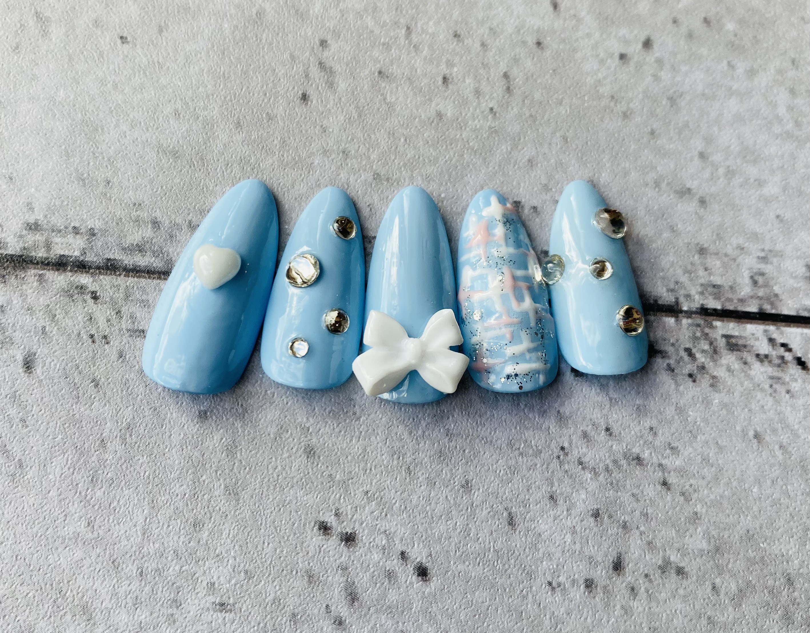 ネイルチップ ゆめかわいい 地雷系 ふわふわ 水色 ネイルチップ
