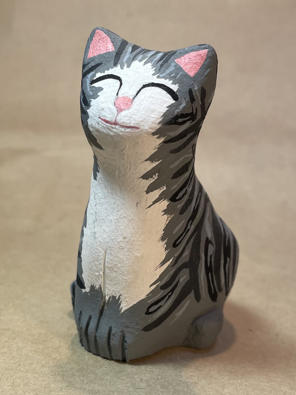 陶器で作った「グレー系のキジ猫ちゃん」 4枚目の画像