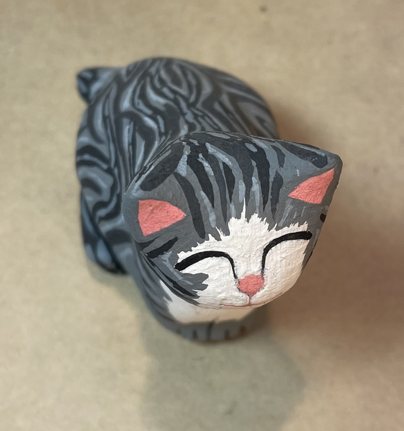 陶器で作った「グレー系のキジ猫ちゃん」 7枚目の画像