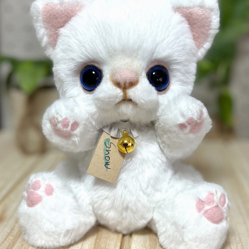 愛おしいベイビー猫ちゃん ぬいぐるみ アーティストベア 海外作家様 ハンドメイド 甘いかわいい白猫ちゃん ぬいぐるみ ハンドメイド 海外作家様