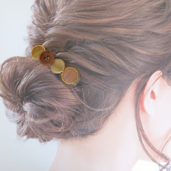 中サイズ☆レトロボタンのヘアクリップ　ベージュ系①　ビンテージボタンヘアクリップ 9枚目の画像