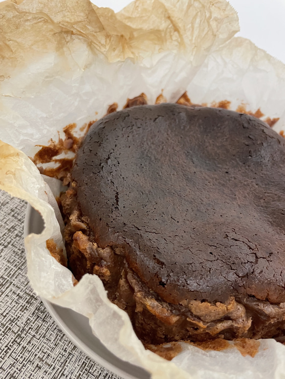 料理人が作るショコラバスクチーズケーキ 2枚目の画像
